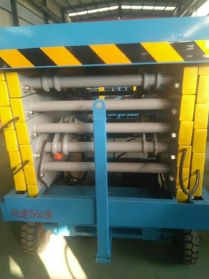 Μπλε/κίτρινος χρωματισμένος χάλυβας κινητός εργασίας ανελκυστήρας ψαλιδιού πλατφορμών βιομηχανικός με την μπαταρία